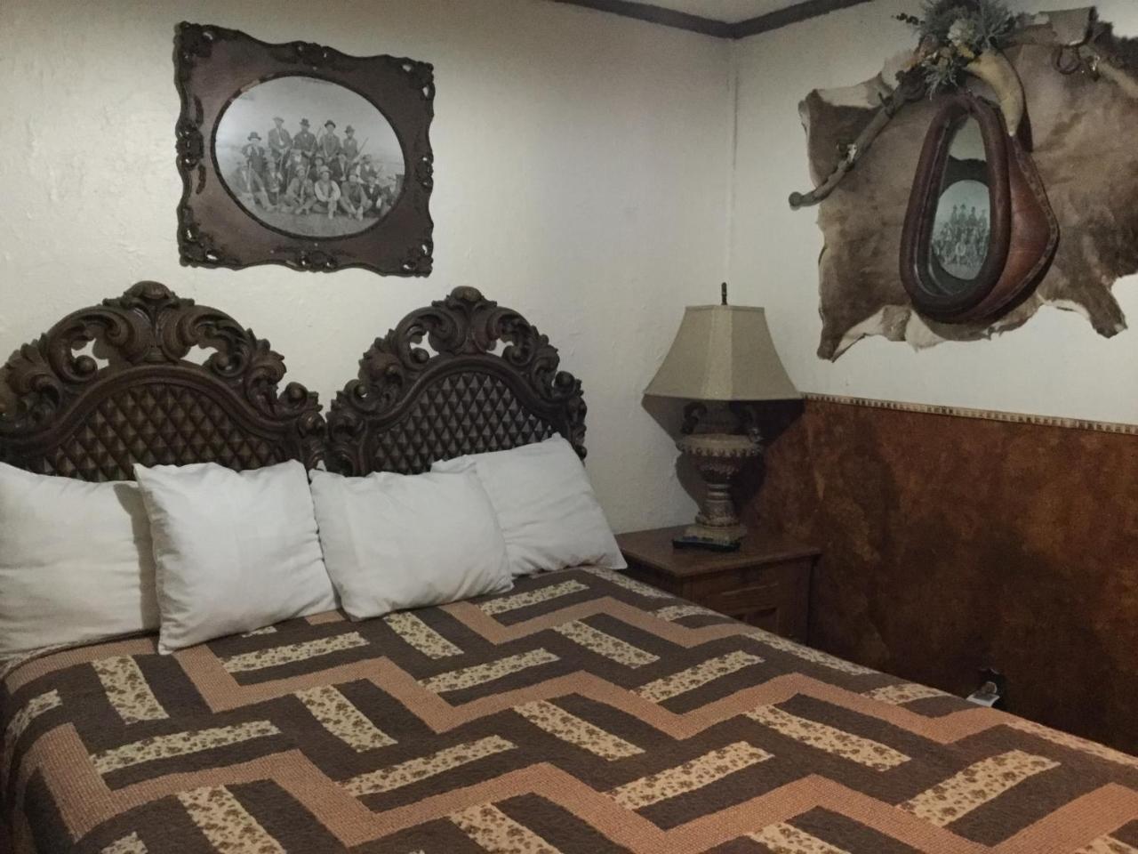 Black Bear Motel Davenport Eksteriør billede